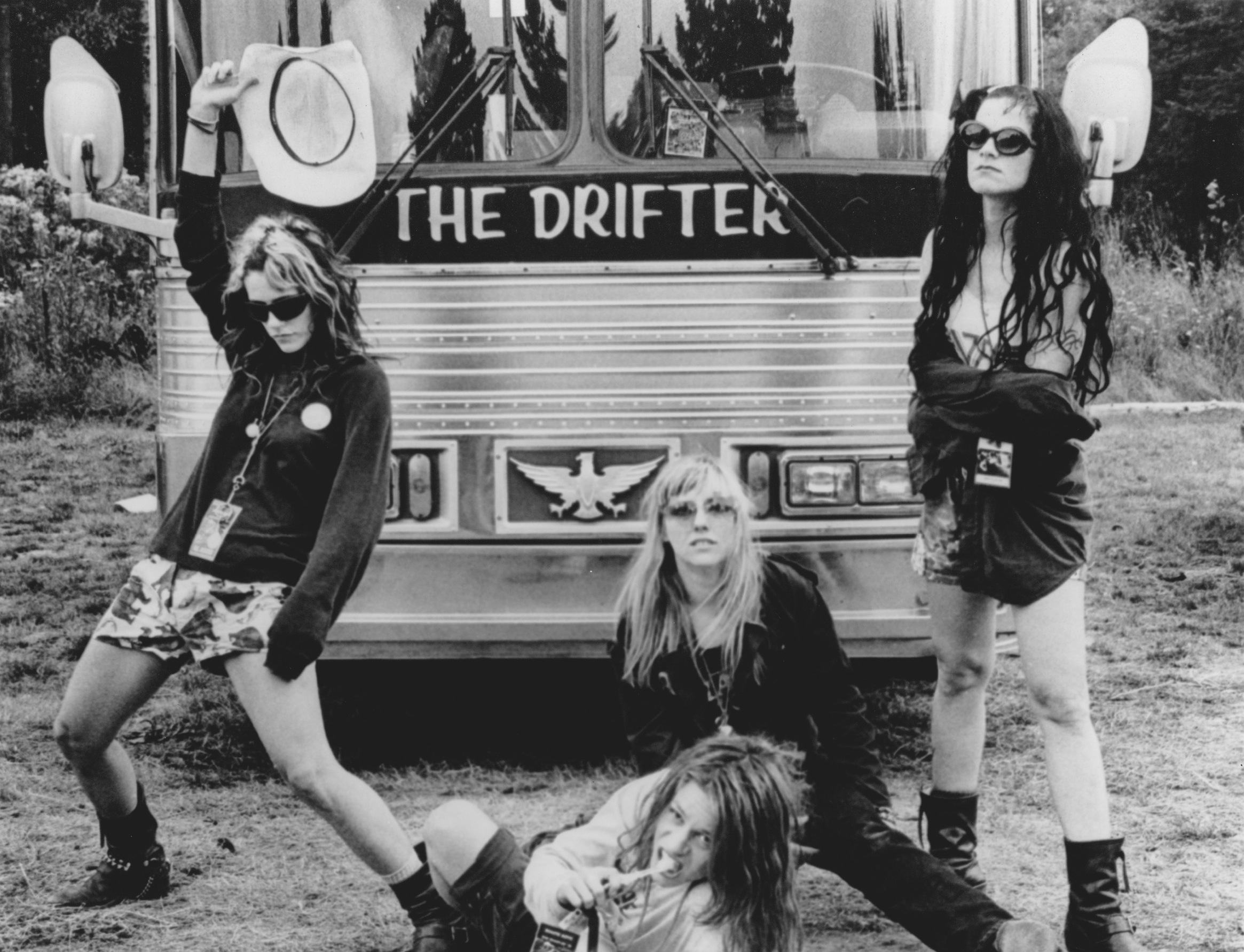 L7 have funded their Sarah Price directed documentary 'Pretend We're Dead.'