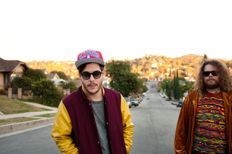 After announcing their fifth studio album, V, Wavves is back to share one of the album's many highlights "Flamezesz