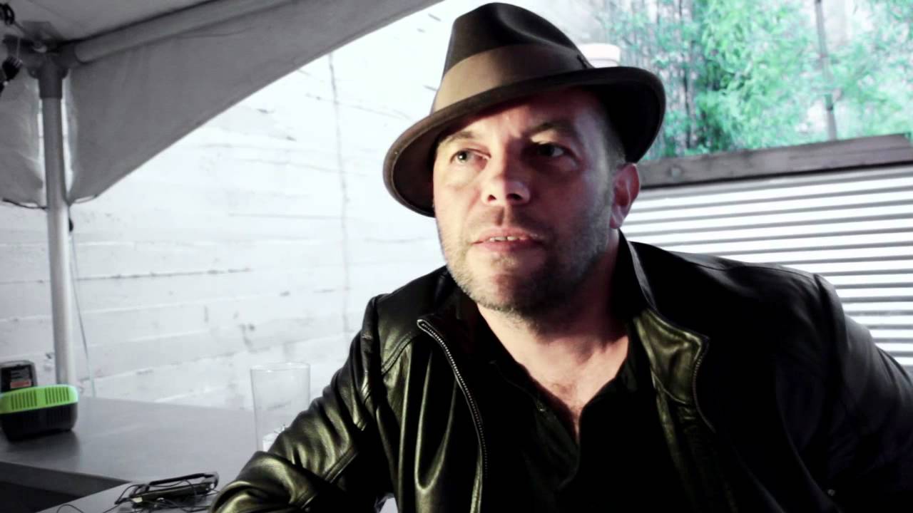 Mark Gardener from Ride talks about the new LP he and Cocteau Twins' Robin Guthrie recently made, 'Universal Road.'