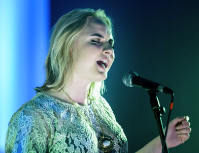 Holly ‘Låpsley’ Fletcher Debuts her video, for the single "Hurt Me".