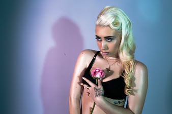 Singer, songwriter and producer Kali Uchis’ releases video for “Ridin Round,”
