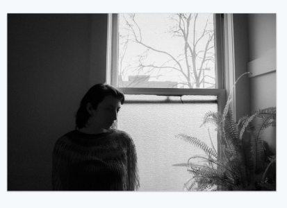 Ora Cogan premieres track "Ground and Grave", the track comes off her forthcoming release 'Shadowland'