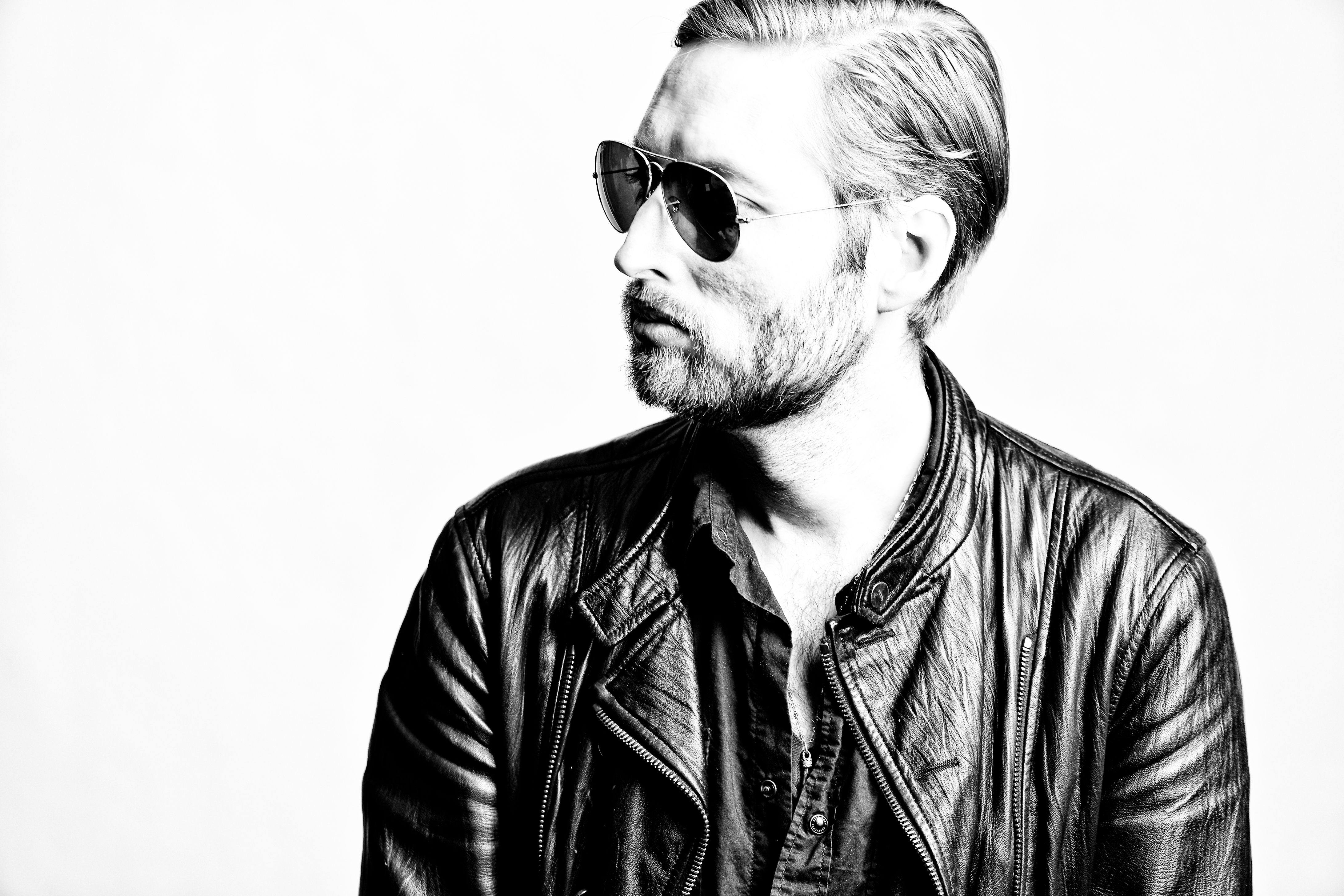 Interview with Mark Stoermer, by Matthew Wardell. The bassist for the Killers/Smashing Pumpkins, solo release 'Dark Art',