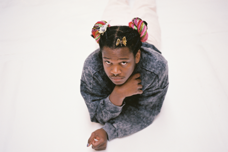 Shamir releases new video for "Room"