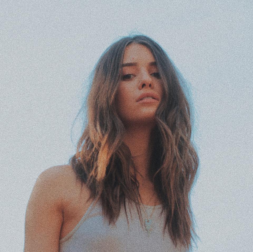 Australian singer/songwriter Christina Castle, has debuted new single "American Hustle,' the track is off her new EP 'Chapter 1,' now available to stream