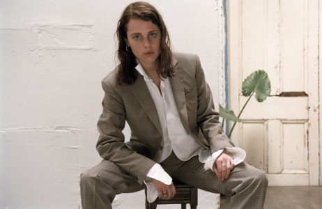 Marika Hackman has dropped her new single “i’m not where you are”