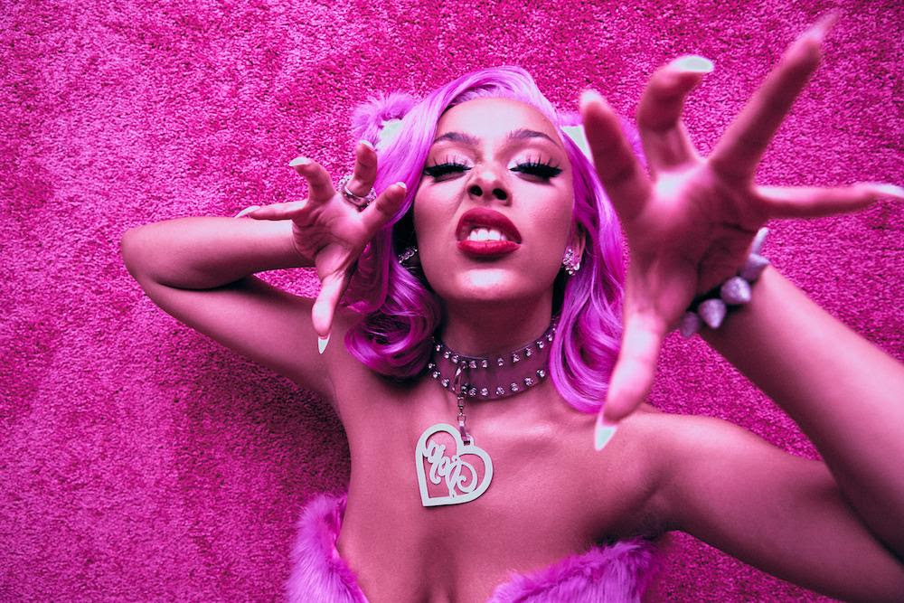 Doja Cat, has released a live performance of “Say So.”