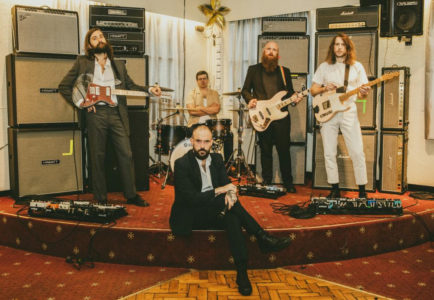 IDLES will release their new album Ultra Mono on June 25th via Partisan Records (Fontaines DC). Along with today’s announcement, the band have shared