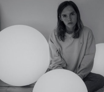 Amber Bain AKA: The Japanese House has released her new single "Dionne." The song features singer/songwriter Justin Vernon (of Bon Iver) and "Sharing Beds"