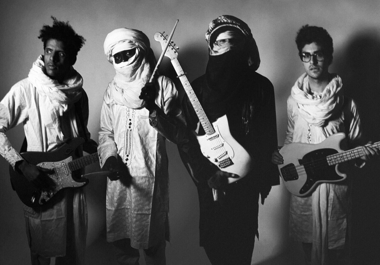 Tuareg guitarist/songwriter Mdou Moctar's music has roots in Tuareg melodicism. Today, Moctar has shared his new single "Chismiten."