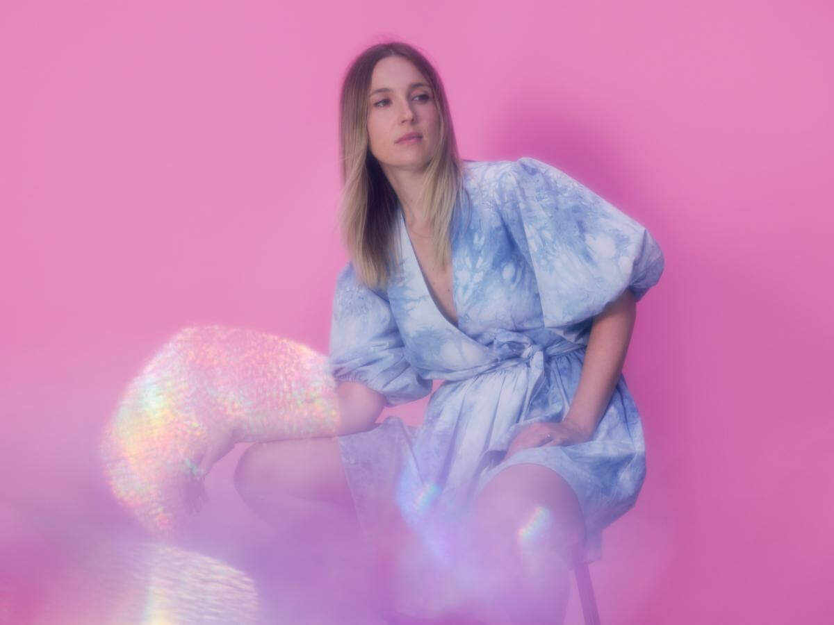 Australian singer/songwriter Ali Barter has shared new single "Twisted Up" and video. An ode to feeling reckless, shoddy haircuts