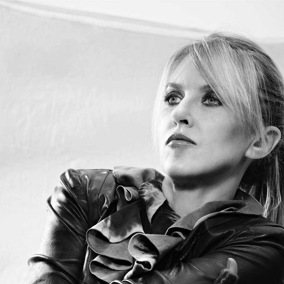 Liz Phair has released a new entitled “Hey Lou.” The track was Produced by longtime collaborator Brad Wood, producer Exile In Guyville
