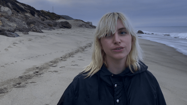 Ian Sweet AKA: Jilian Medford, has shared her cover of “Yellow.” Produced by Daniel Fox, her voice surges over twinkling keys and anthemic percussion and guitar