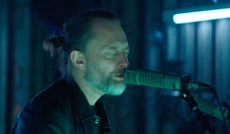 Thom Yorke performs "Free In The Knowledge" with the Smile