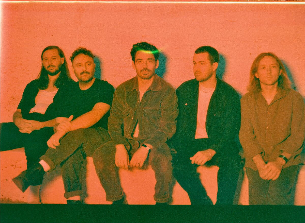 Local Natives releases a double A-side single, Desert Snow and Hourglass, both tracks are now available via DSPs