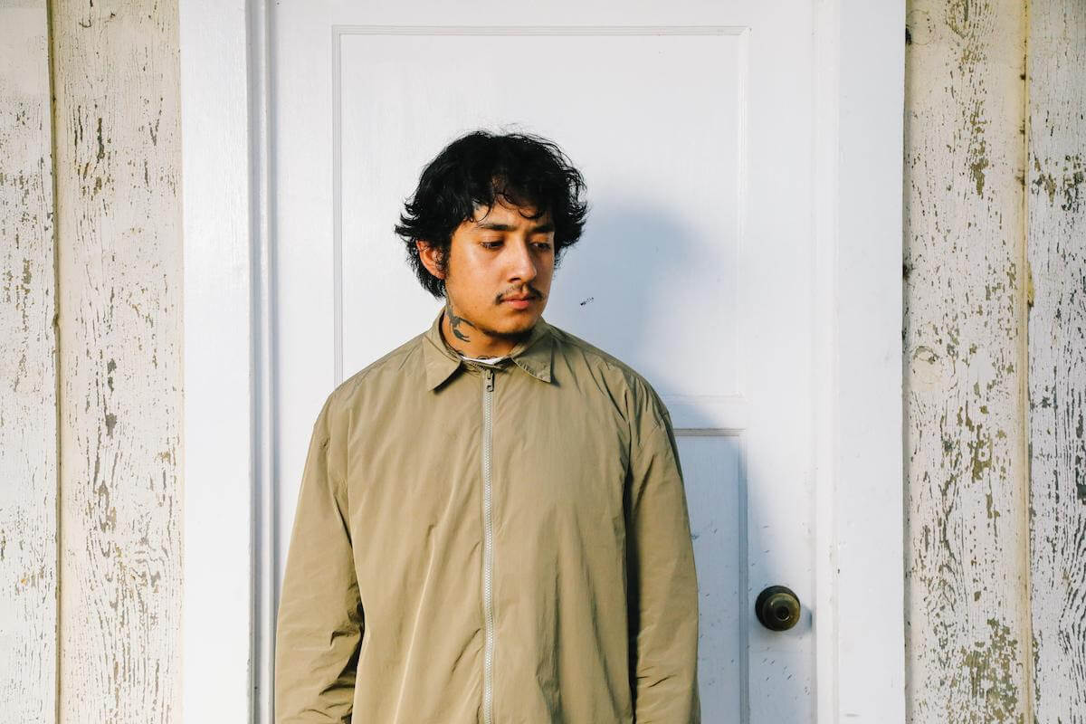 Cuco shares new version of "Aura" in Spanish. The original version is off his current full-length Fantasy Gateway, now out via Interscope