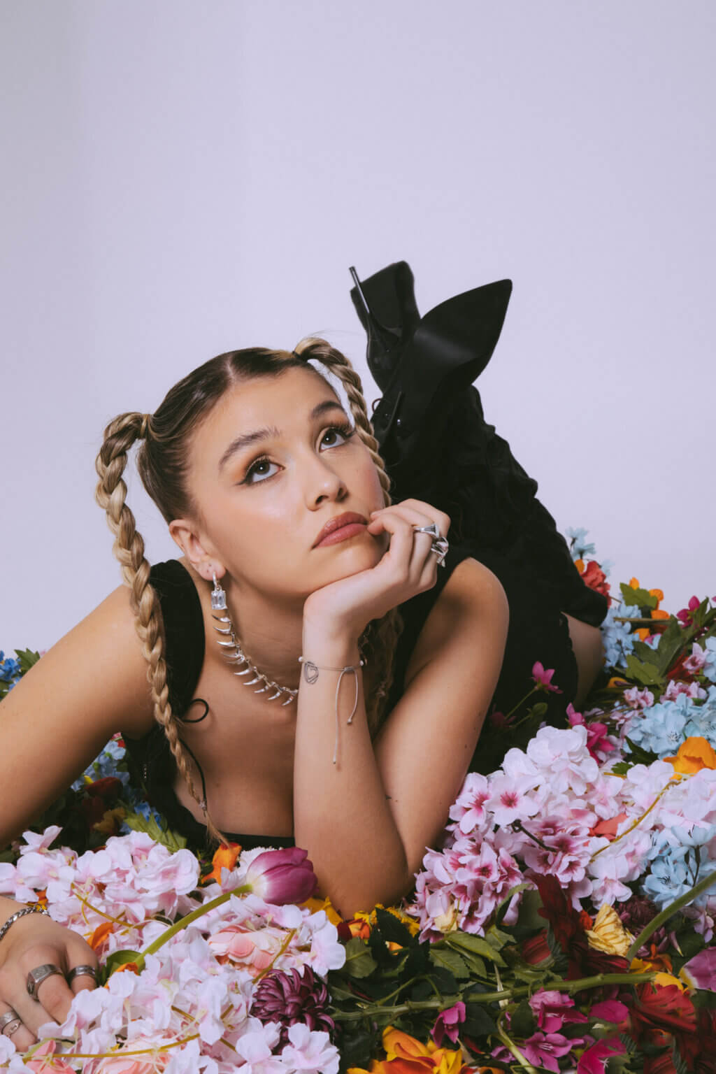 Caity Baser has announced the February 17 release of her new EP, Thanks For Nothing, See You Never via EMI/Chosen Music. With the news she shares the latest teaser of the EP by way of new single “2020s.”