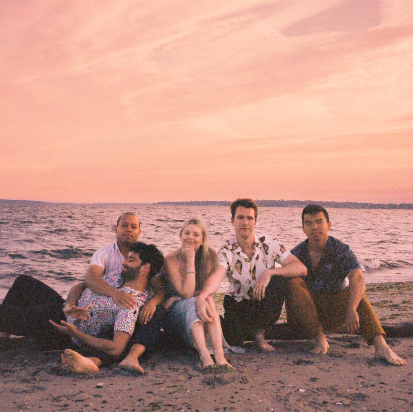Divine Sweater debuts new single "In The Comedown" Divine Sweater debuts new single "In The Comedown"