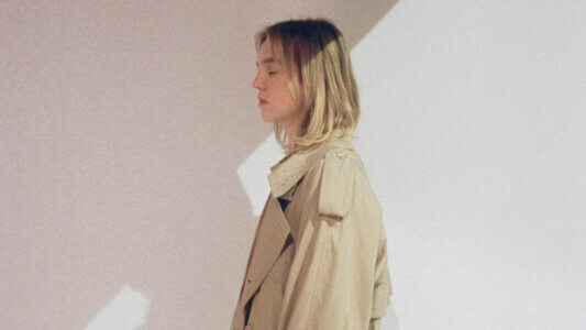 The Japanese House has released a new single and live video “One for sorrow, two for Joni Jones,” a track of her LP In the End It Always Does