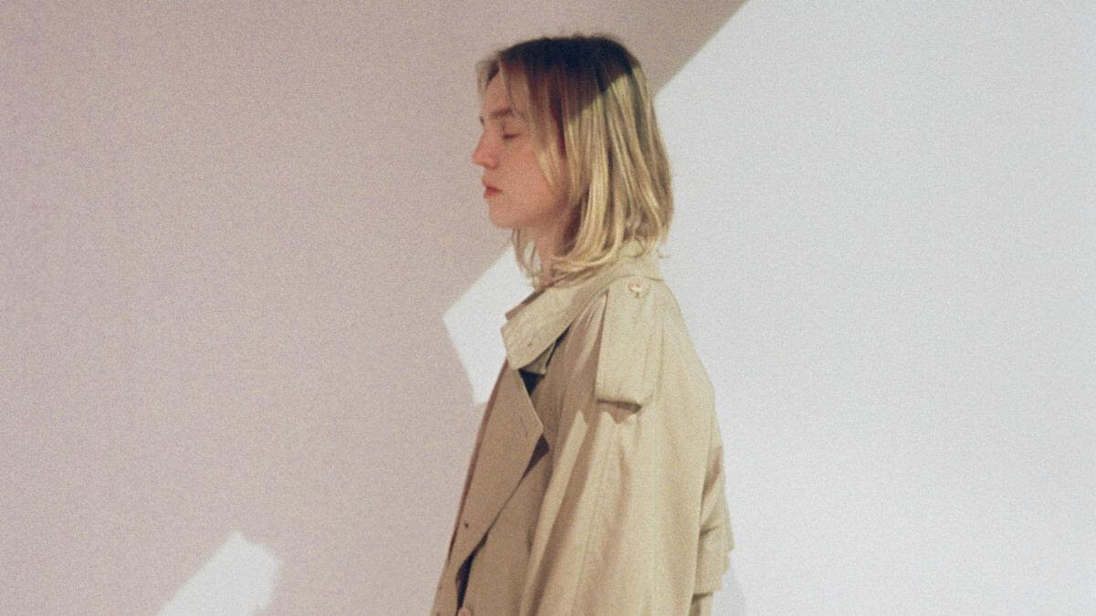 The Japanese House has released a new single and live video “One for sorrow, two for Joni Jones,” a track of her LP In the End It Always Does