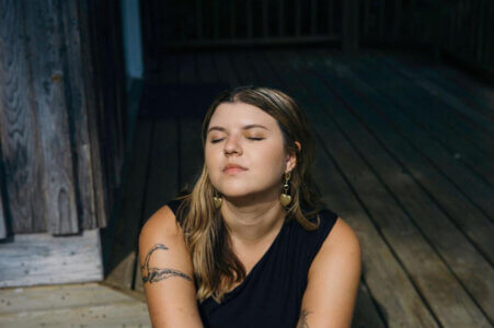 Singer/songwriter Eliza McLamb will release her debut LP Going Through It, this January via Royal Mountain Records