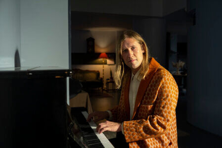 Jaakko Eino Kalevi releases final single “Hell & Heaven.” The song was written with livewire Faux Real brothers aka Elliott and Virgile Arndt