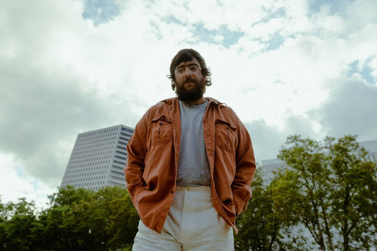 Indie singer/songwriter Rui Gabriel Signs To Carpark Records and shares new single "Target." The track is out today via DSPs