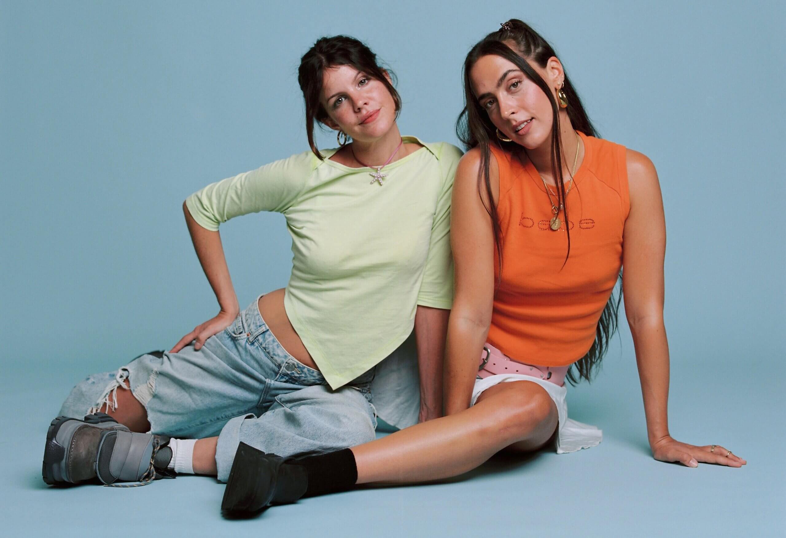 Hinds unveil new single: “The Bed, The Room, The Rain And You”