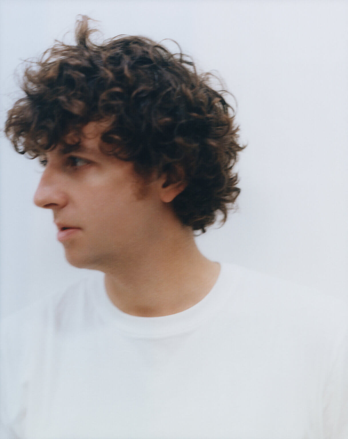 Jamie xx collaborates with Kelsey Lu John Glacier &amp; Panda Bear on "Dafodil." The track is off his forthcoming album In Waves