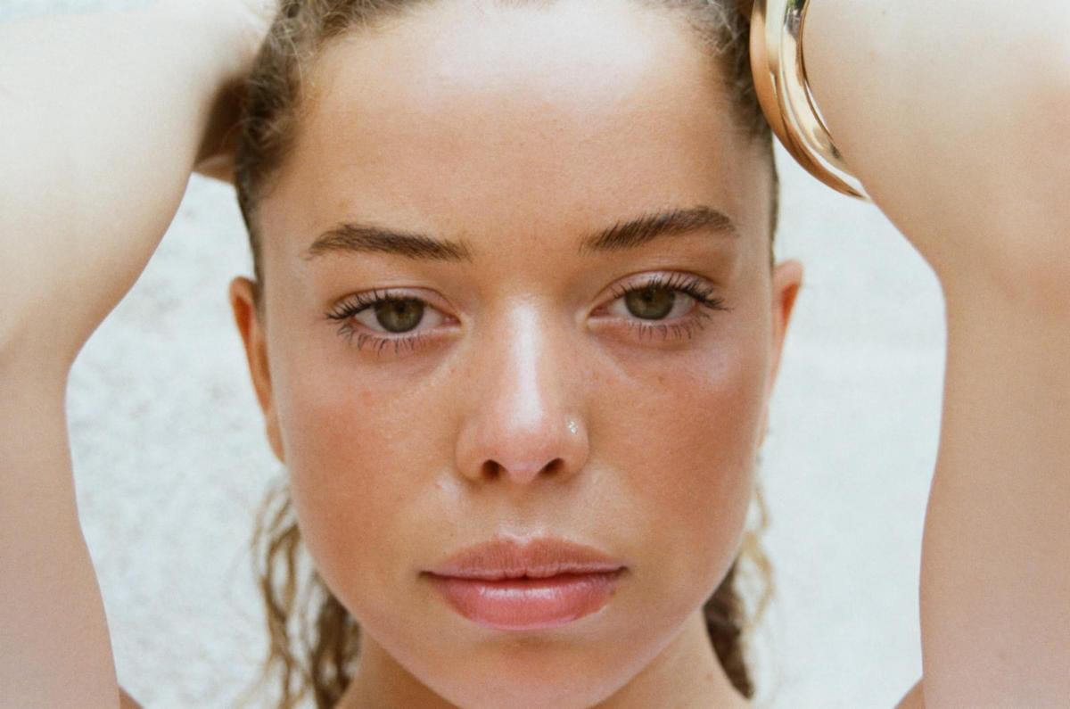 Nilüfer Yanya Debuts New Single "Mutations." The track is off the artist's forthcoming album My Method Actor, available September 13th