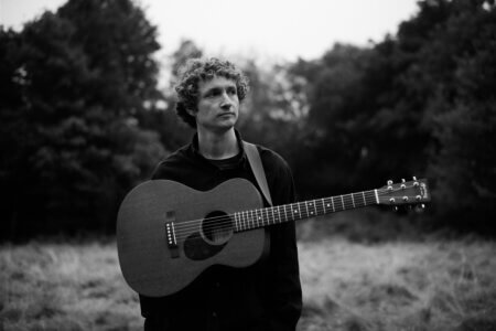 Sam Amidon Shares "Friends and Neighbors" a song of his Upcoming Album 'Salt River', Out 1/24/25 via River Lea (Rough Trade Records)