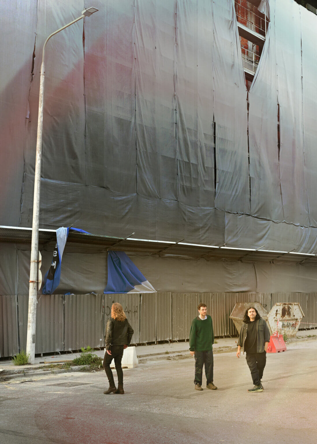 Darkside debuts new single "Hell Suite"