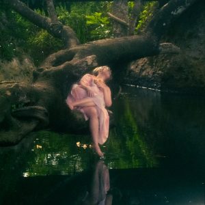 Swim Swim by Linying album review by Giliann Karon for Northern Transmissions. The artist's LP is now out via Nettwerk records and DSPs