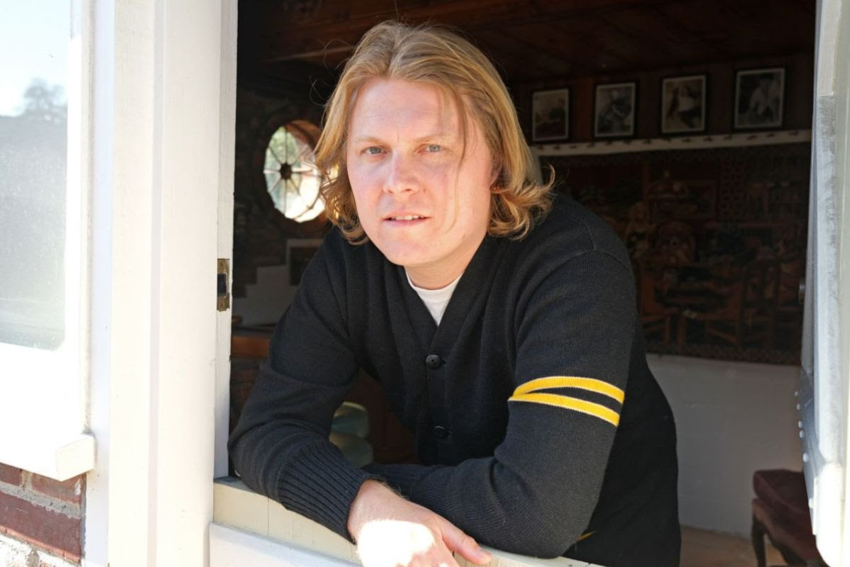 Ty Segall will drop his new LP Possession, on May 30th via Drag City, ahead of the album's arrival, Segall has shared the title track Ty Segall will drop his new LP Possession, on May 30th via Drag City, ahead of the album's arrival, Segall has shared the title track