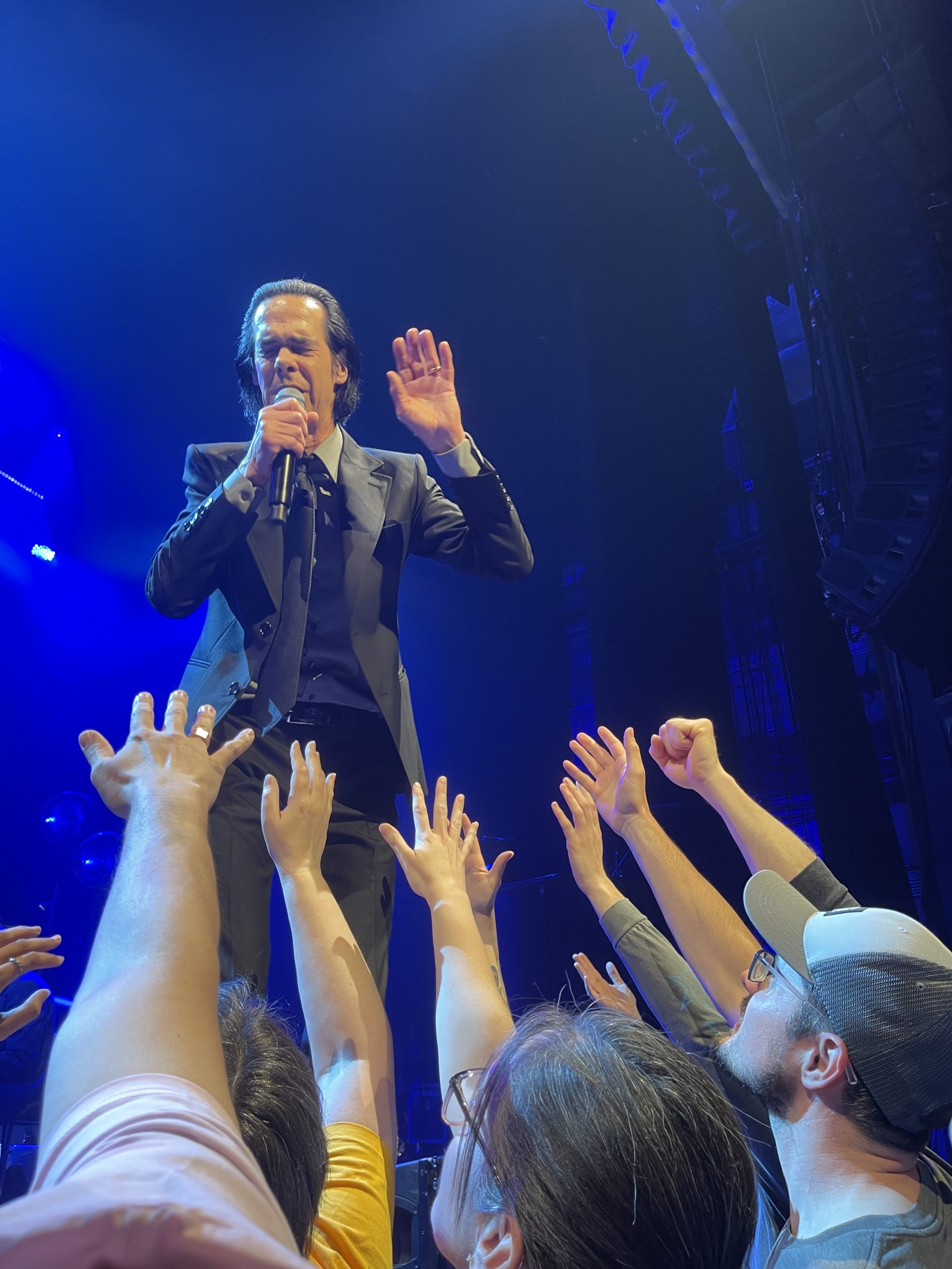 Nick Cave at the queen Elizabeth Theatre in Vancouver, BC live review May 11 2025, with words and photos by Ethan Rebalken