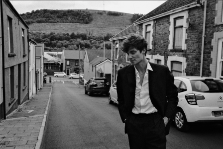 Matt Hitt shares his debut solo EP, You’ll Be Lucky, out now via Killphonic Records. Produced by Timothy Lanham of The Vaccines