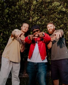 Disclosure unveil their new single “Deeper,” a collaboration with Leon Thomas. The track is available today via via Disorder / Capitol Records