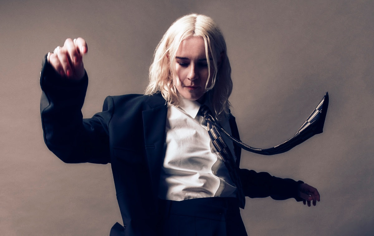 HAAi, the project of Teneil Throssell has dropped her EP of remixes of “Can’t Stand To Lose,” a track from her latest album, HUMANiSE