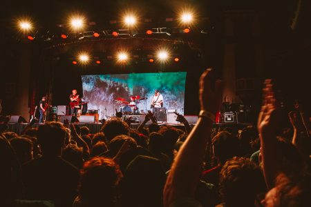 Live review: Hum with Nothing and Chapterhouse at Slide Away in Chicago on May 23 with words by Blake Correll and phots by Zeltzin Vazquez