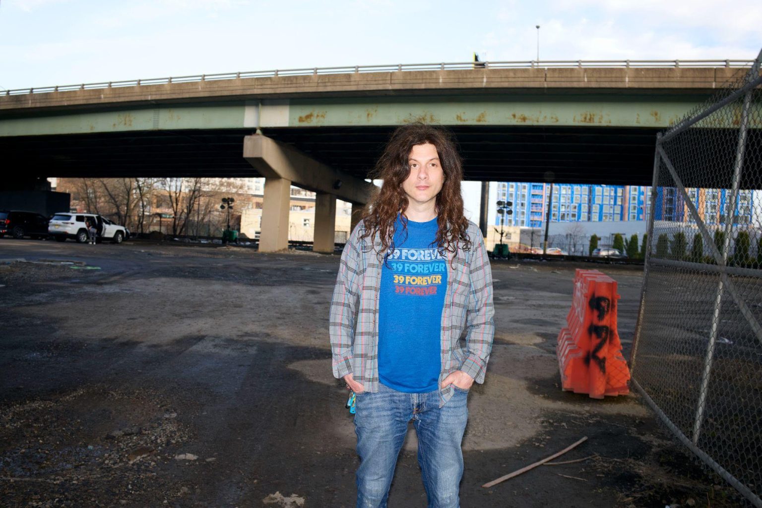 Kurt Vile has dropped “Zoom 97,” the latest single off his upcoming LP Philadelphia's been good to me, available May 29th via Verve Records Kurt Vile has dropped “Zoom 97,” the latest single off his upcoming LP Philadelphia's been good to me, available May 29th via Verve Records