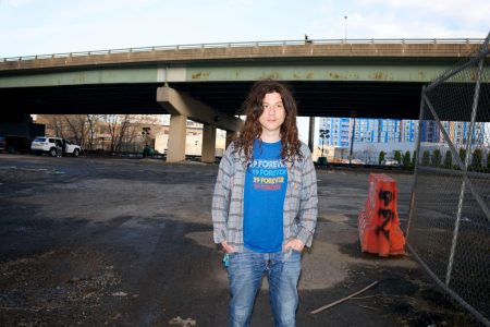 Kurt Vile has dropped “Zoom 97,” the latest single off his upcoming LP Philadelphia's been good to me, available May 29th via Verve Records