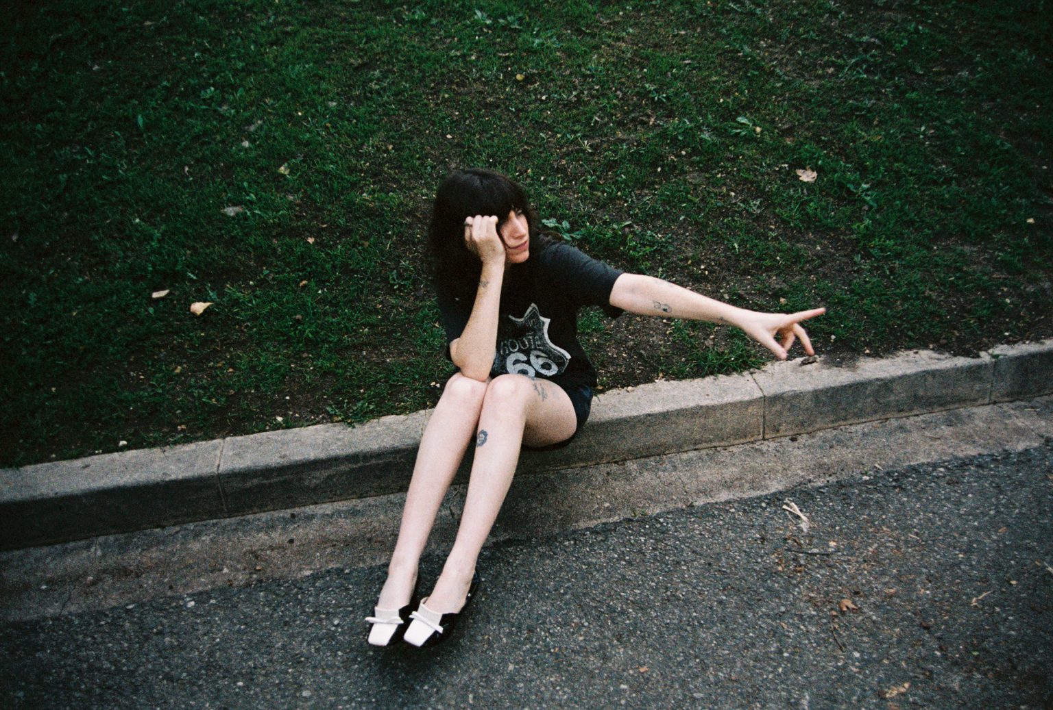 IAN SWEET is back with another single, “Jilian,” the track off her forthcoming her album, Shiverstruck, dropping July 24th via Polyvinyl IAN SWEET is back with another single, “Jilian,” the track off her forthcoming her album, Shiverstruck, dropping July 24th via Polyvinyl