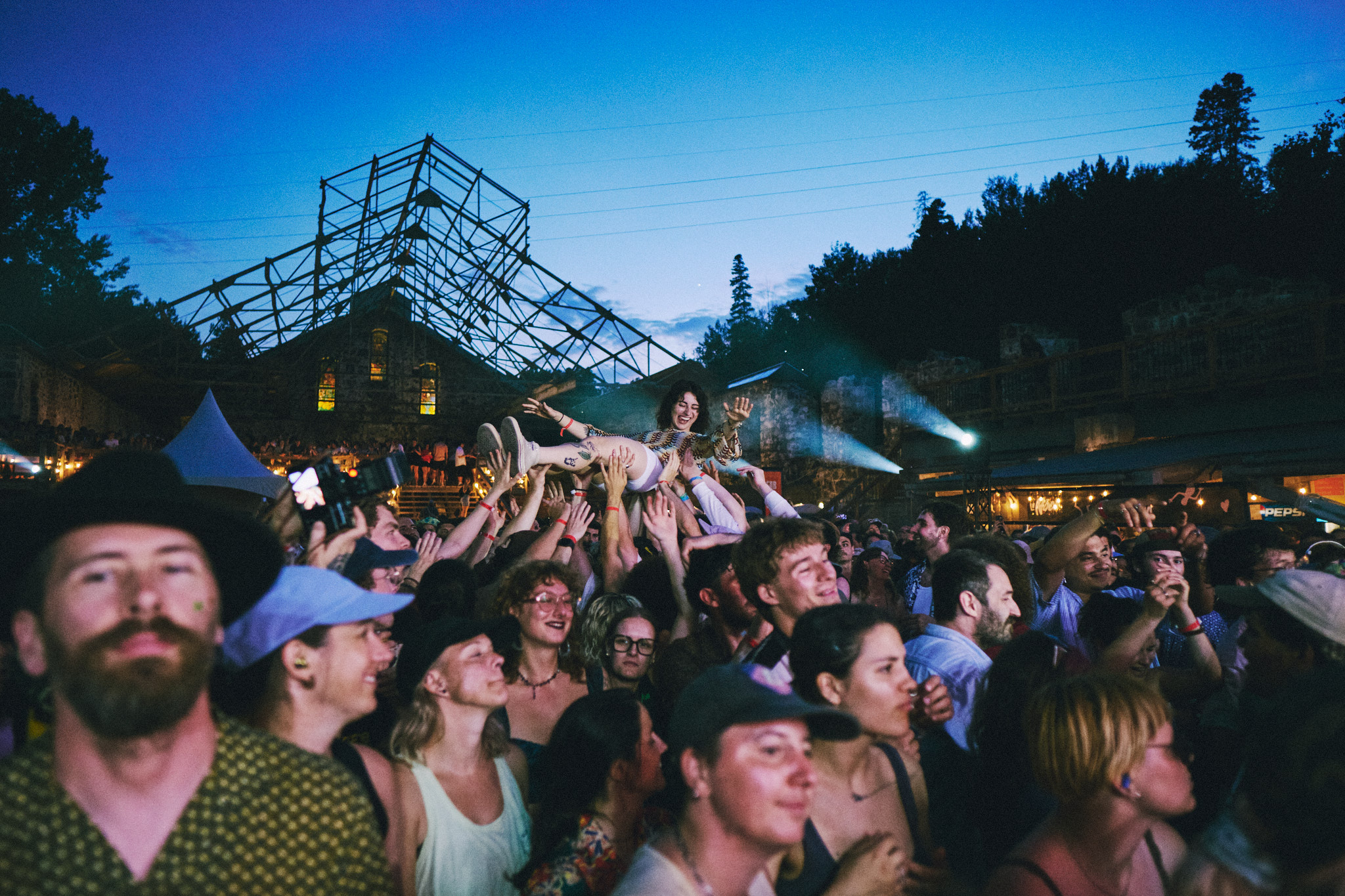Live Review: La Noce: A Perfect Marriage Of Microtonal Magic And Mellow Summer Vibes. Review by Stephen Deane with Photography by Sam Snow