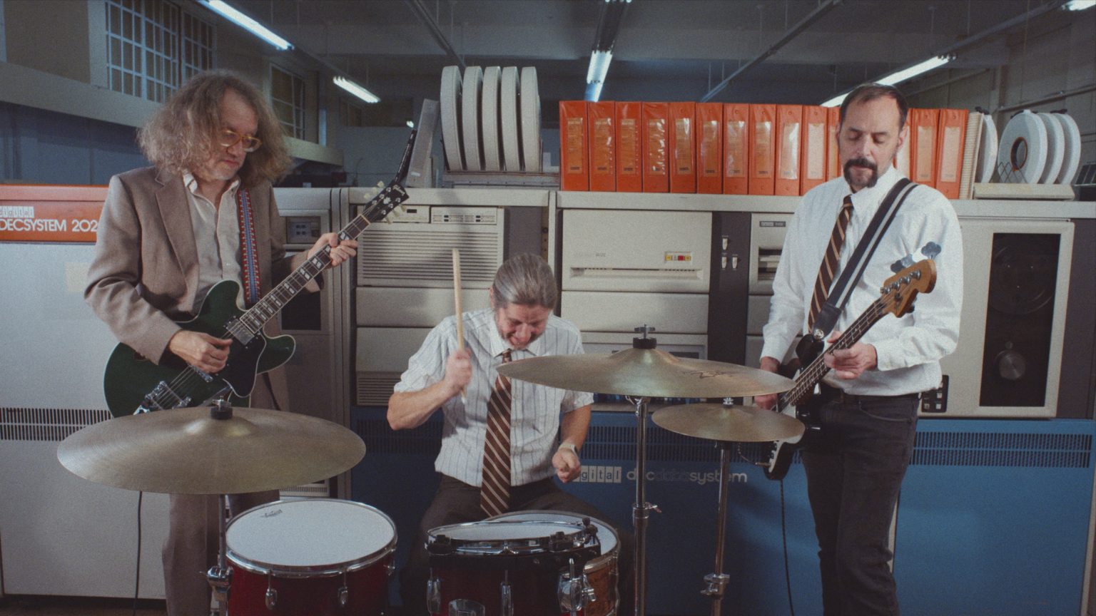 American Motors release new single/video "No Horses" American Motors release new single/video "No Horses"